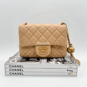 Chanel 22C Beige Square Pearl Crush